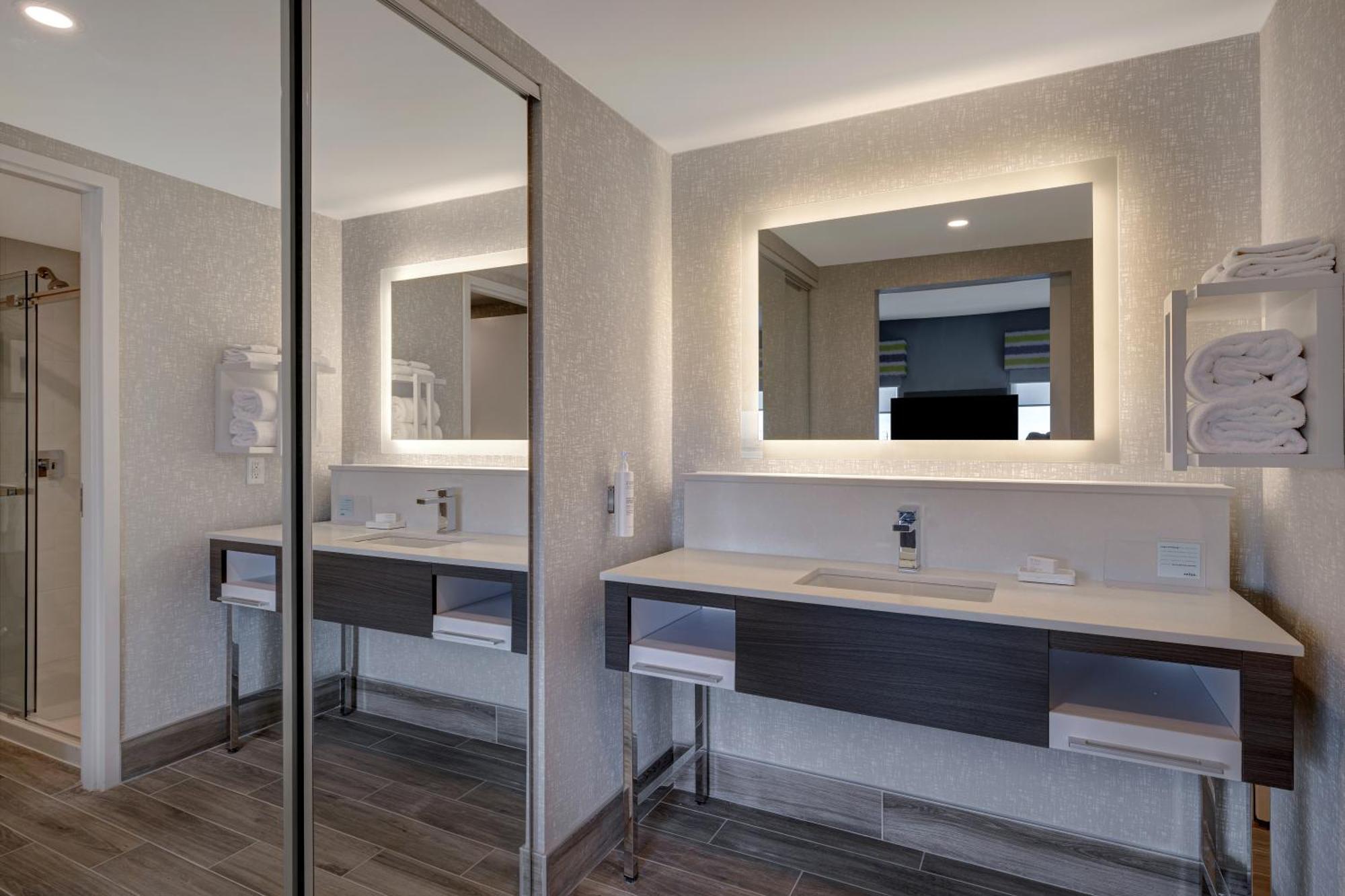 Hotel Hampton & Burlington, Ontario, Canada 3*