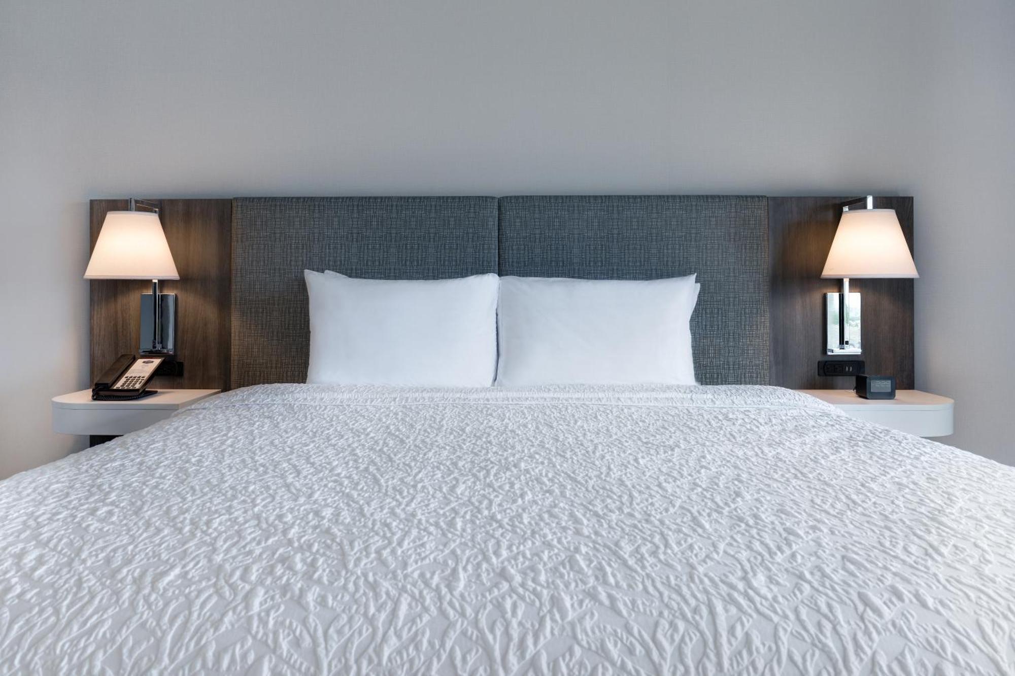 Hampton & Burlington, Ontario, Canada Hotel
