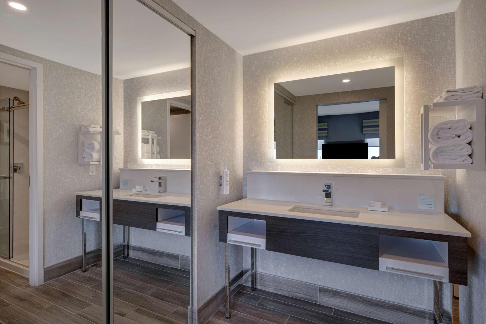 Hotel Hampton & Burlington, Ontario, Canada